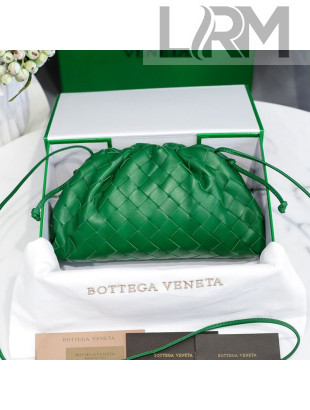 Bottega Veneta The Mini Pouch Crossbody Bag in Woven Lambskin Racing Green 2020 01