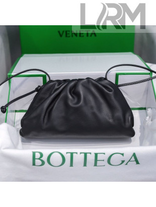 Bottega Veneta The Mini Pouch Soft Clutch Bag in Black Calfskin 2020 585852