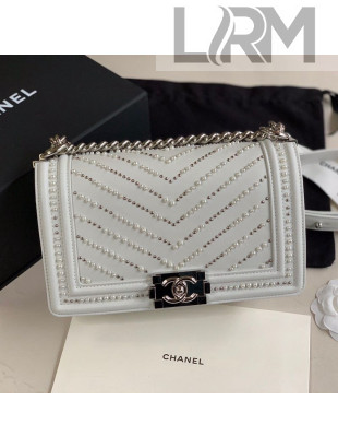 Chanel Pearl Chevron Calfskin Medium Boy Flap Bag A67086 White/Silver 2020