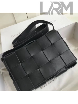Bottega Veneta Cassette Small Crossbody Messenger Bag in Maxi Weave Black 2019