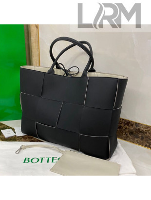 Bottega Veneta Maxi Arco Tote Bag in Woven Lambskin Black 2021 620623
