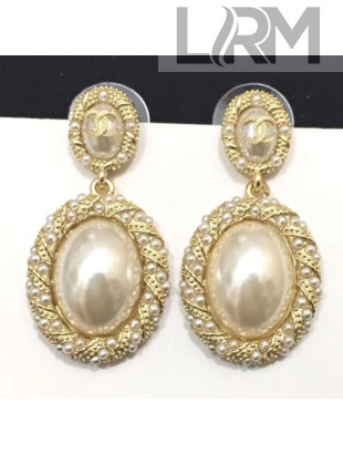 Chanel Twist Trim Pearl Short Earrings White/Gold 2019