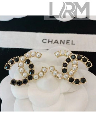 Chanel Pearl CC Stud Earrings White/Gold 2021 01