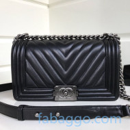 Chanel Chevron Lambskin Medium Classic Boy Flap Bag A67086 Black/Aged Silver 2020