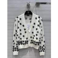 Chanel Cashmere Knit Daisy Cardigan White 2022 05